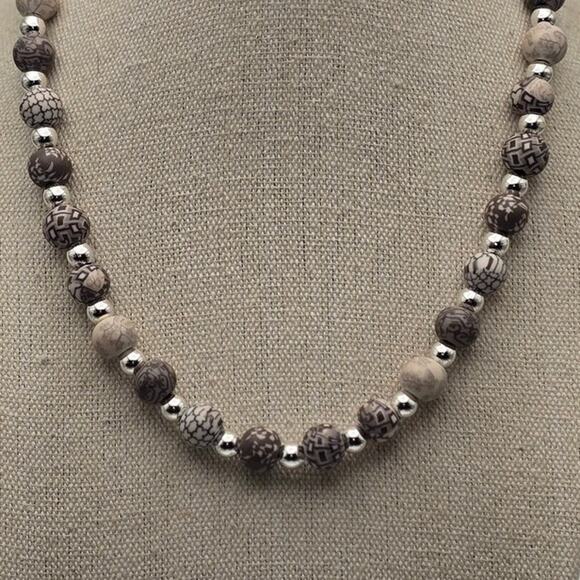 Vintage Earth Tone Pattern and Silver Beaded Stretch Necklace - Picture 3 of 6